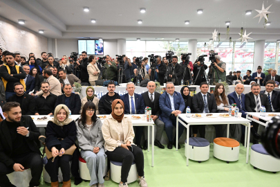 MANSUR YAVAŞ, GENÇ AKADEMİ ULUS’UN AÇILIŞINDA GENÇLERE SESLENDİ: